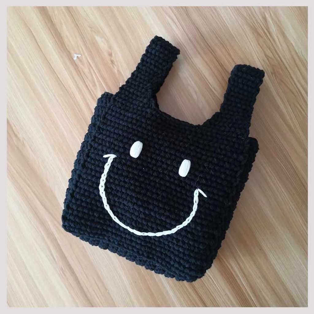 TÚI XÁCH HOẠ TIẾT MẶT CƯỜI CHẤT LIỆU LEN YAOH, CROCHET SHOULDER BAG