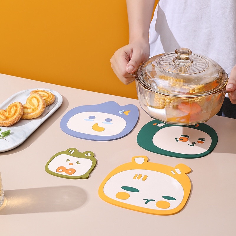 TẤM LÓT BÀN ĂN CÁCH NHIỆT SILICONE CHỐNG BỎNG HOẠT HÌNH DỄ THƯƠNG