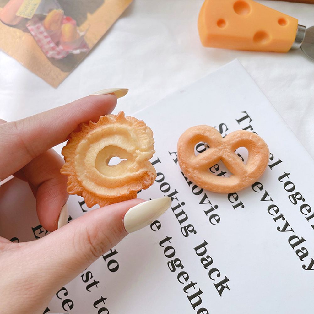 Kẹp tóc hình bánh quy 3D nhỏ xinh cho nữ