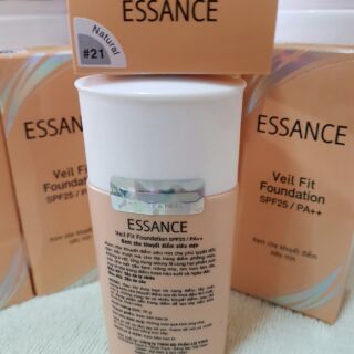 Kem che khuyết điểm Essence