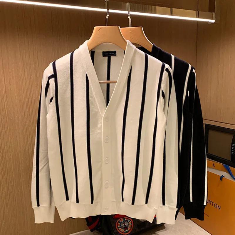 Áo khoác cardigan dệt kim kẻ sọc trắng đen phong cách Âu Mỹ cổ điển thời trang cho nam M-4Xl