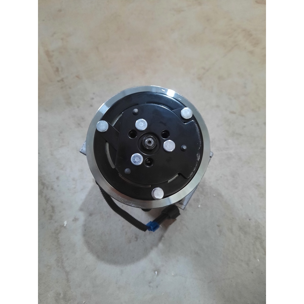 Lốc điều hòa DK1501 lắp xe Century bản 8PK 12V
