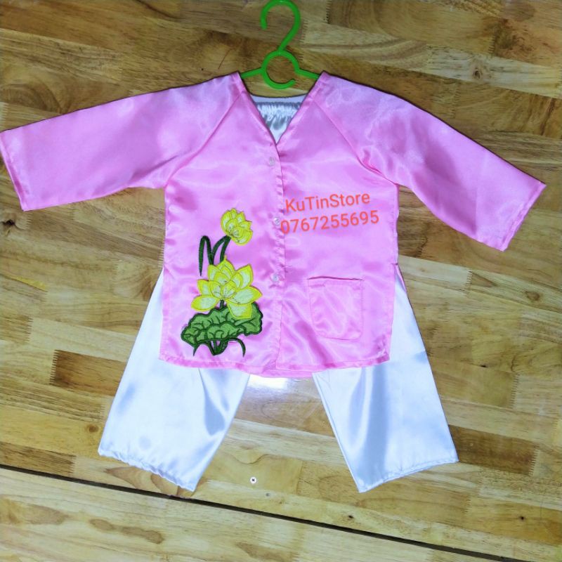 Bà Ba Bé Gái Màu Hồng