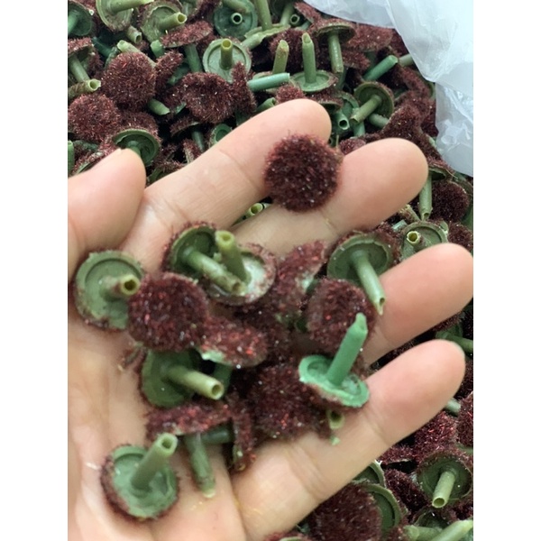 Gói 30 cái nhuỵ cúc 1 cm