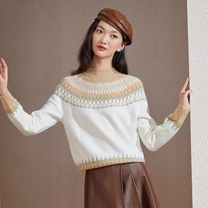 Áo len trắng phối nâu