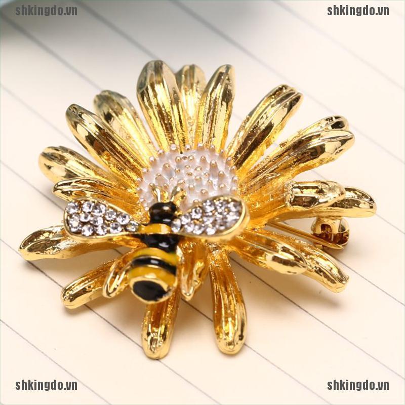 Trâm Cài Áo Hình Con Ong Và Hoa Cúc