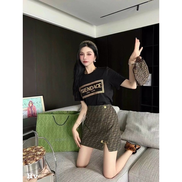 Set áo phông chân váy xẻ