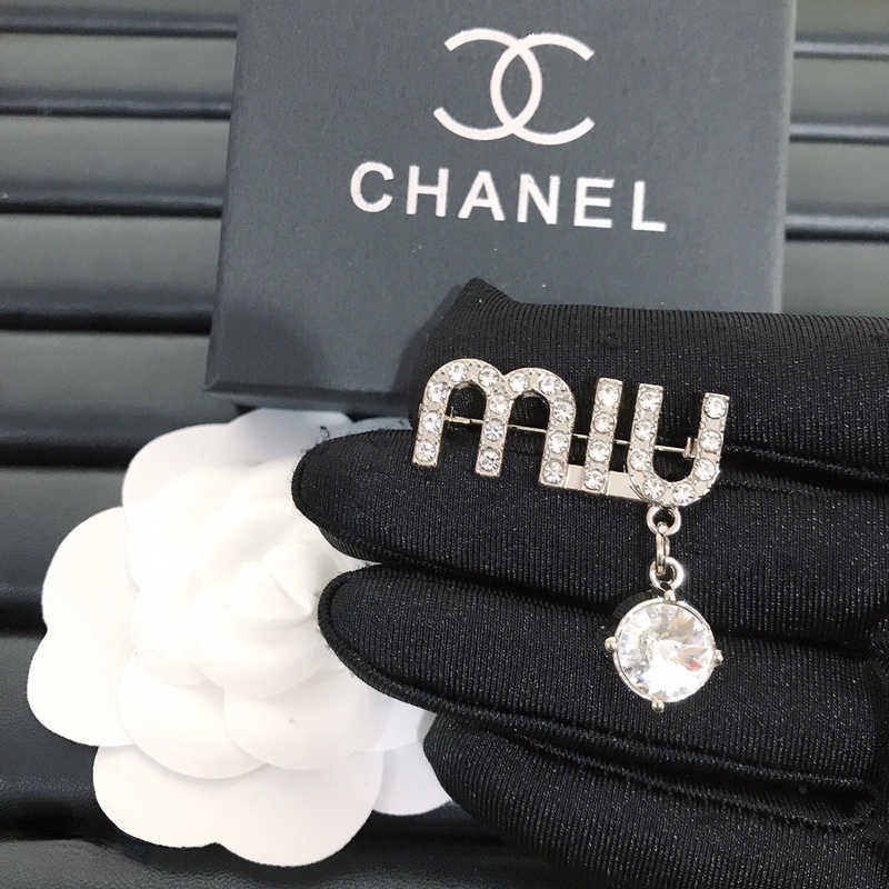 Ghim Cài Áo Kim Loại Hình Chữ Cái Đính Đá Toàn Diện