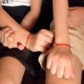 Vòng dây đỏ may mắn thái lan