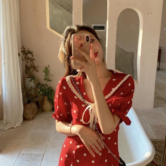 Váy nơ đỏ chấm bi