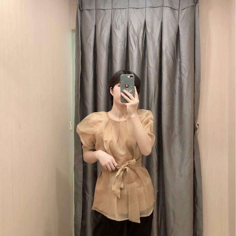 Áo voan tơ cột nơ eo tay phồng màu nude