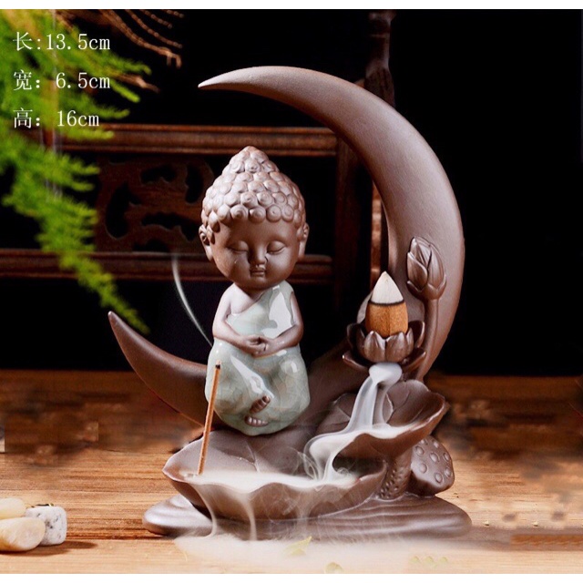 Thác khói trầm hương phật tọa cung trăng tặng 5 nụ trầm