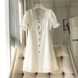 Váy trắng Moco tuồn