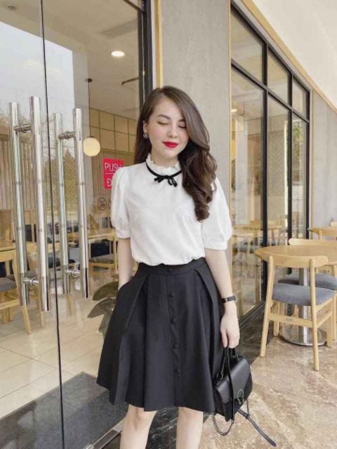 Chân váy dáng xòe cúc bọc dễ thương | BigBuy360 - bigbuy360.vn