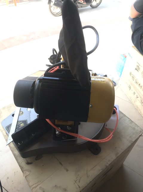 Máy cắt nhôm  , động cơ từ