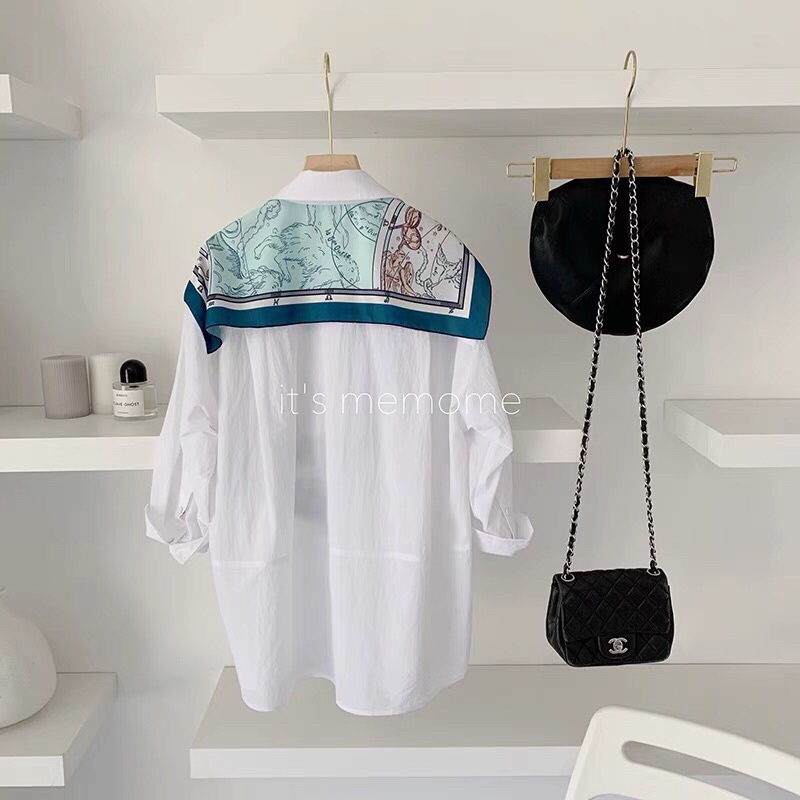 Sơ mi trắng oversize hoạ tiết thần thoại
