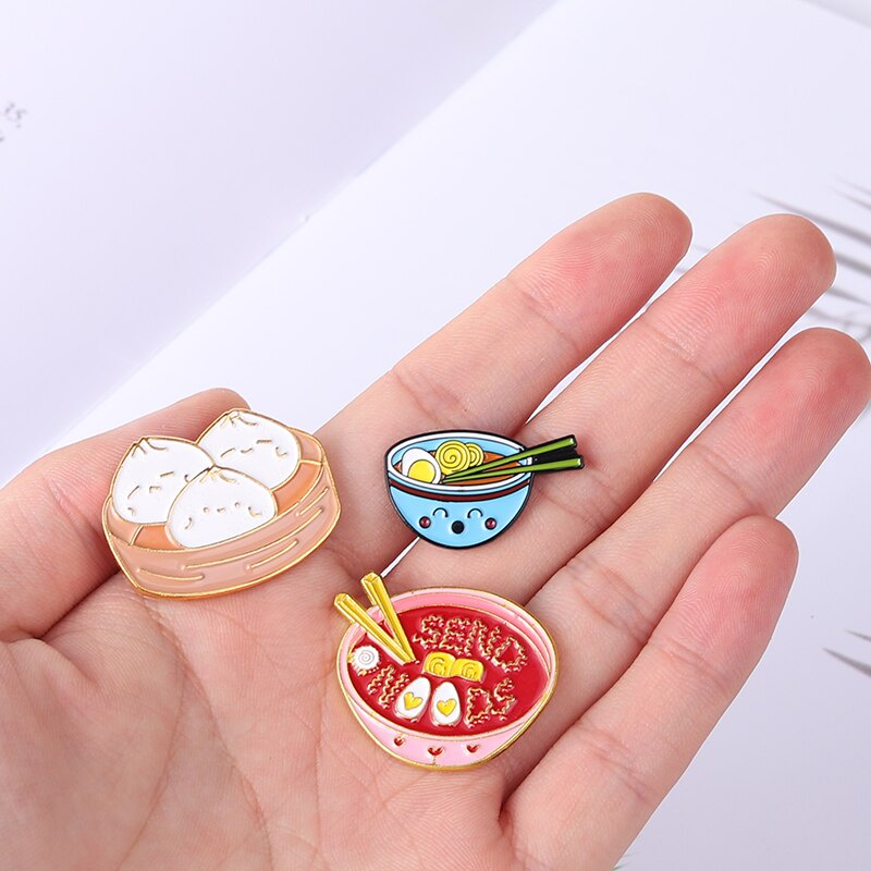 Huy hiệu cài áo thiết kế mì ramen/ bánh bao hoạt hình mini phong cách Nhật Bản đáng yêu