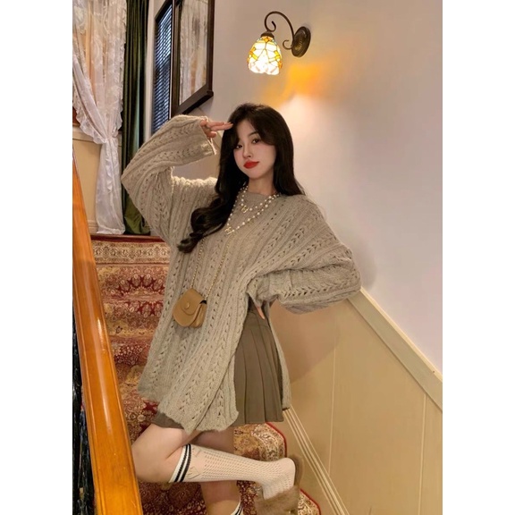 Áo len thừng nâu nhạt & chân váy xếp ly be