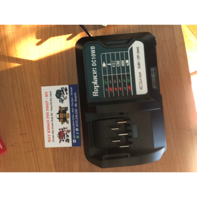 Xạc pin makita 12 v max