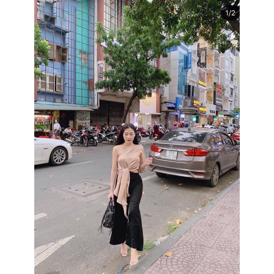 Áo croptop nữ kiểu dáng lệch vai vạt dài màu nude, chất liệu lụa nhung sang chảnh