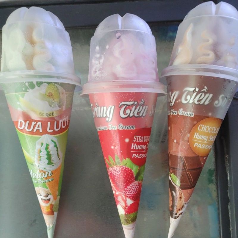 kem ốc quế Tràng Tiền các vị