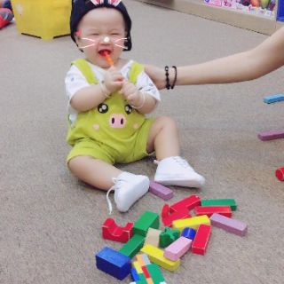 Bộ yếm lợn cho bé kèm ảnh thật