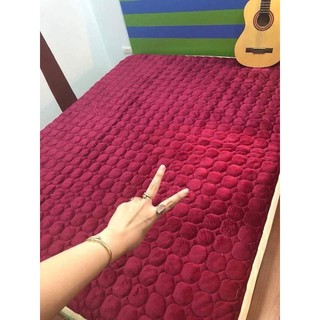 Thảm trải giường