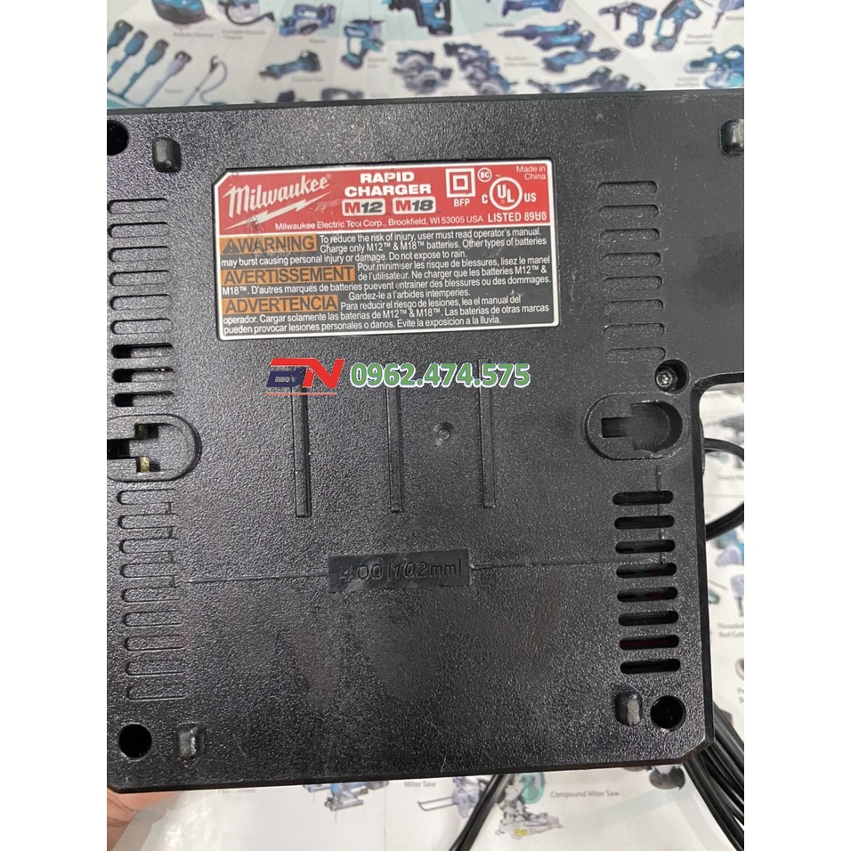 Sạc nhanh Rapid Charge Milwaukee 48-59-1808 ( hàng like new đã lên điện 220v). BN.