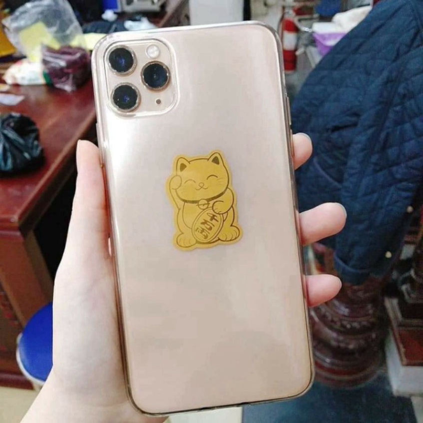 Mèo Thần Tài gắn ốp lưng Mạ Vàng Mang Tới Tài Lộc Chiêu May Mắn Phong Thủy Cho Người Sử Dụng
