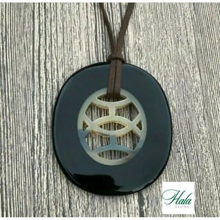 Mặt vòng sừng trâu sơn mài, Dây chuyền sừng trâu sơn mài