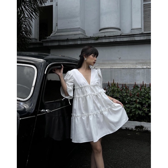 The Tactful Đầm trắng baby doll khoét ngực tay bồng Dream Dress