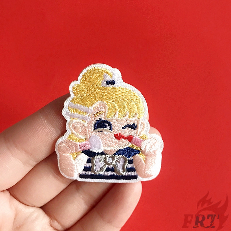 Set 1 / 4 Sticker Ủi Thêu Hình Kẹo Mút Dễ Thương