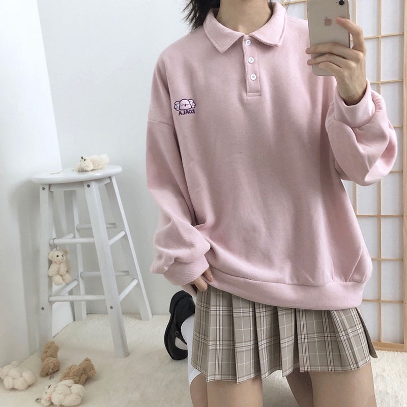 Áo thun nữ tay dài cổ áo polo logo hình thêu gấu ulzzang ( 2 màu )