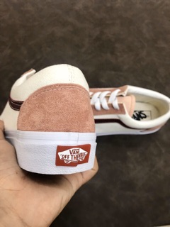 GIÀY SNEAKER MÀU HỒNG CHO NỮ ĐẸP