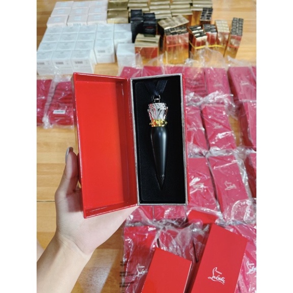 Son Christian Louboutin 001m, 006m, 007m ,013m, 008m, 003F, 004F