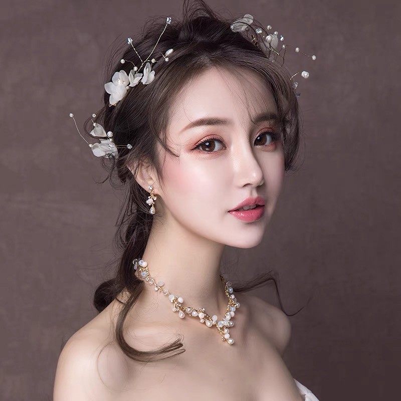 Cài tóc cô dâu hoa voan