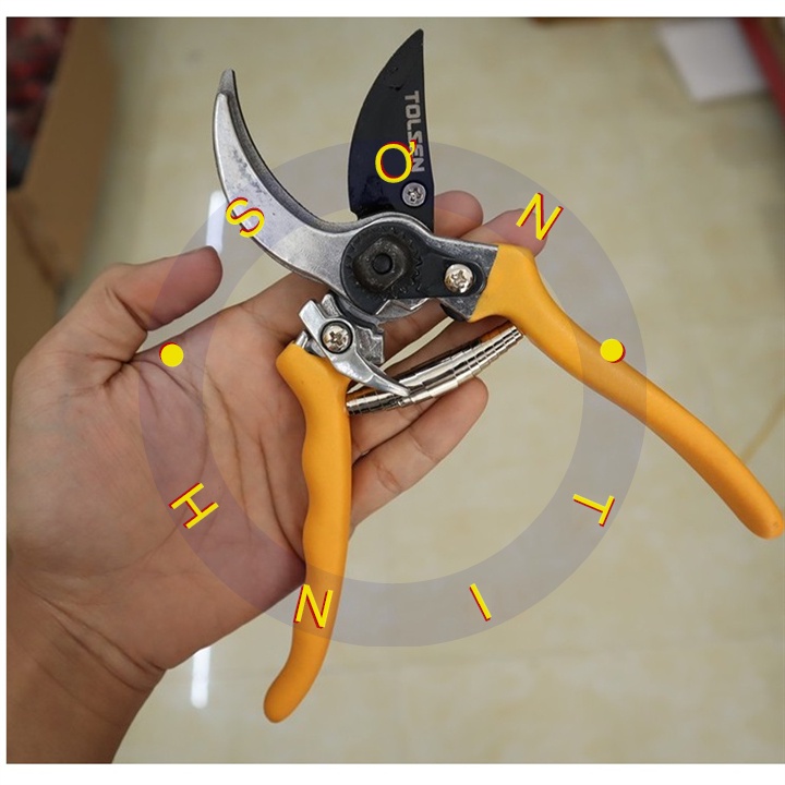 Kéo cắt cành Tolsen 31022 dùng để tỉa cây, chăm sóc vườn