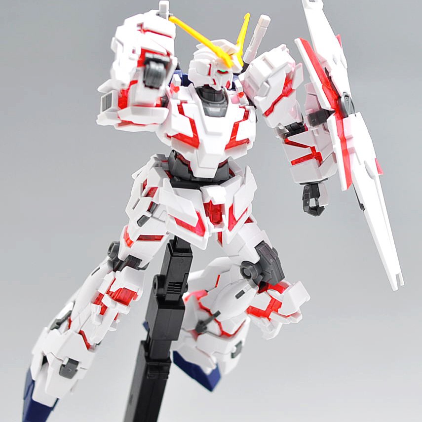Mô hình lắp ráp Gundam Bandai HGUC 100 Unicorn Gundam Destroy Mode