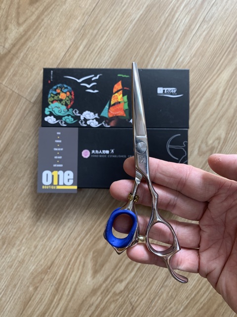 KÉO CẮT TÓC TITAN AT-03 chuyên dùng cho barber / salon