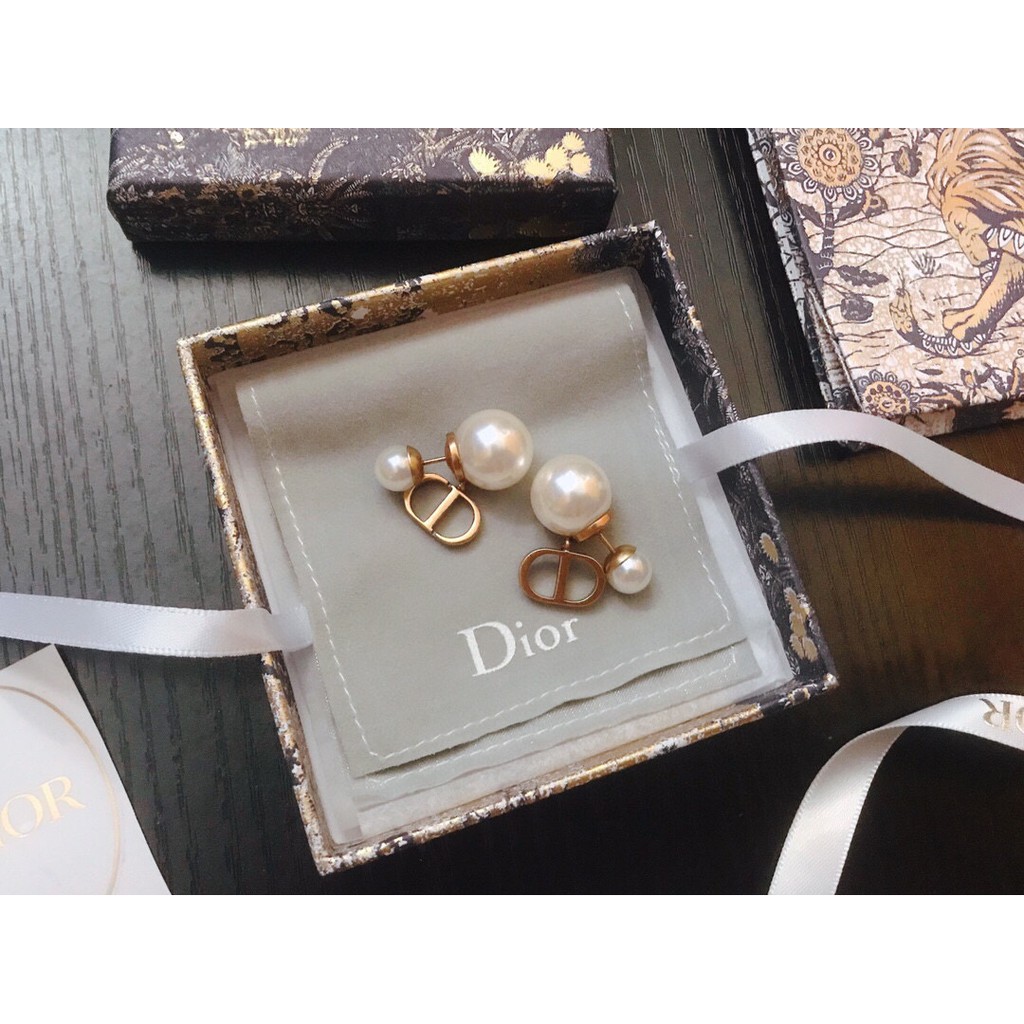 Hoa Tai Dior Đính Ngọc Trai Giả Phong Cách Retro