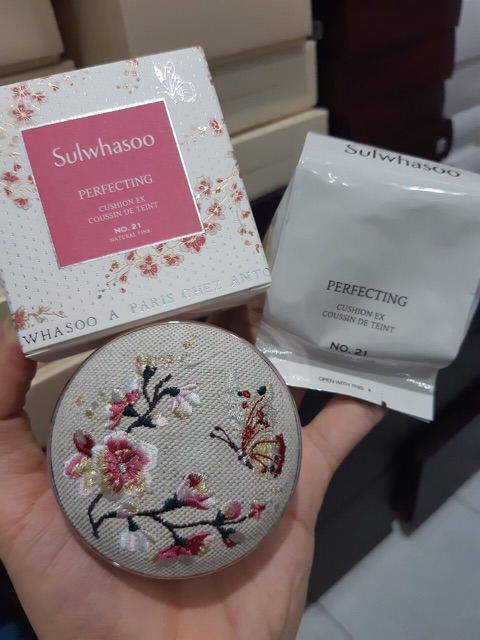 phấn nước perfecting & brighterning CUSHION EX SULWHASOO 2020