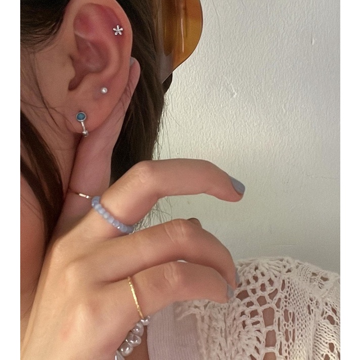 𝐯𝐞𝐥𝐯𝐞𝐭𝐩𝐢𝐧𝐤.𝐚𝐜𝐜🇰🇷 | Khuyên tai chốt bi vặn bông hoa mini