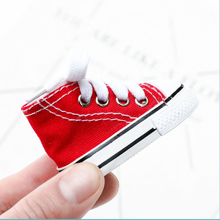 Móc khoá hình giày mini, giày vải thu nhỏ dùng cho chân chống xe, móc khoá cặp sách, phụ kiện màu sắc Master Kids