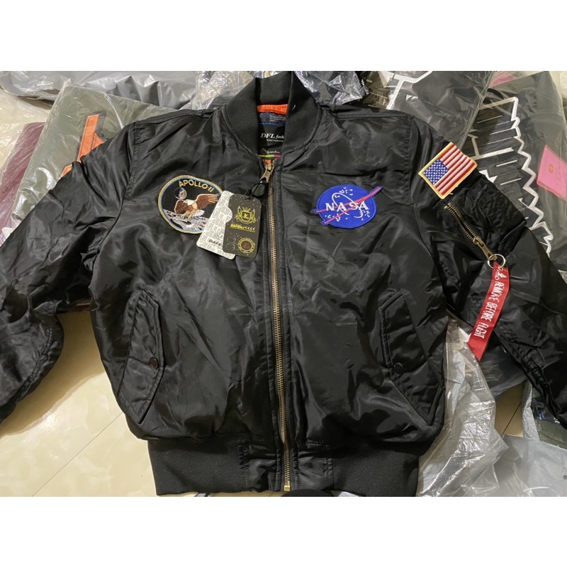 Áo bomber thêu hình logo ❤️‍🔥❤️‍🔥❤️‍🔥