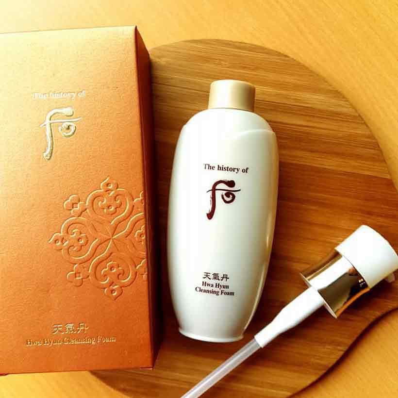 Gói sữa rửa mặt chống lão hóa Whoo Radiant Cleansing Foam.