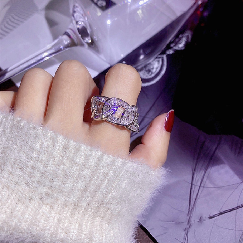 Nhẫn Đeo Tay Đính Đá Zircon Sang Trọng