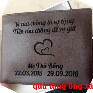 Ví da bò khắc tên