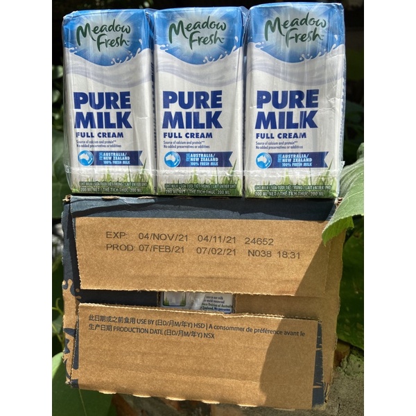 SỮA TƯƠI NGUYÊN KEM PURE MILK FULL CREAM MEADOW FRESH 24 hop x200ml