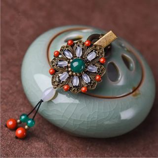 Kẹp tóc đính đá cổ điển
