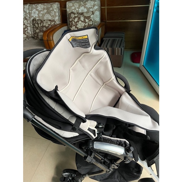 Xe đẩy Combi Umbretta 4 bánh quay tự động Premium New black